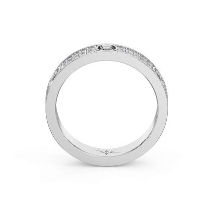 Elegant Gold Band with Round Cut Diamonds – Lab-Grown & Natural Brilliance