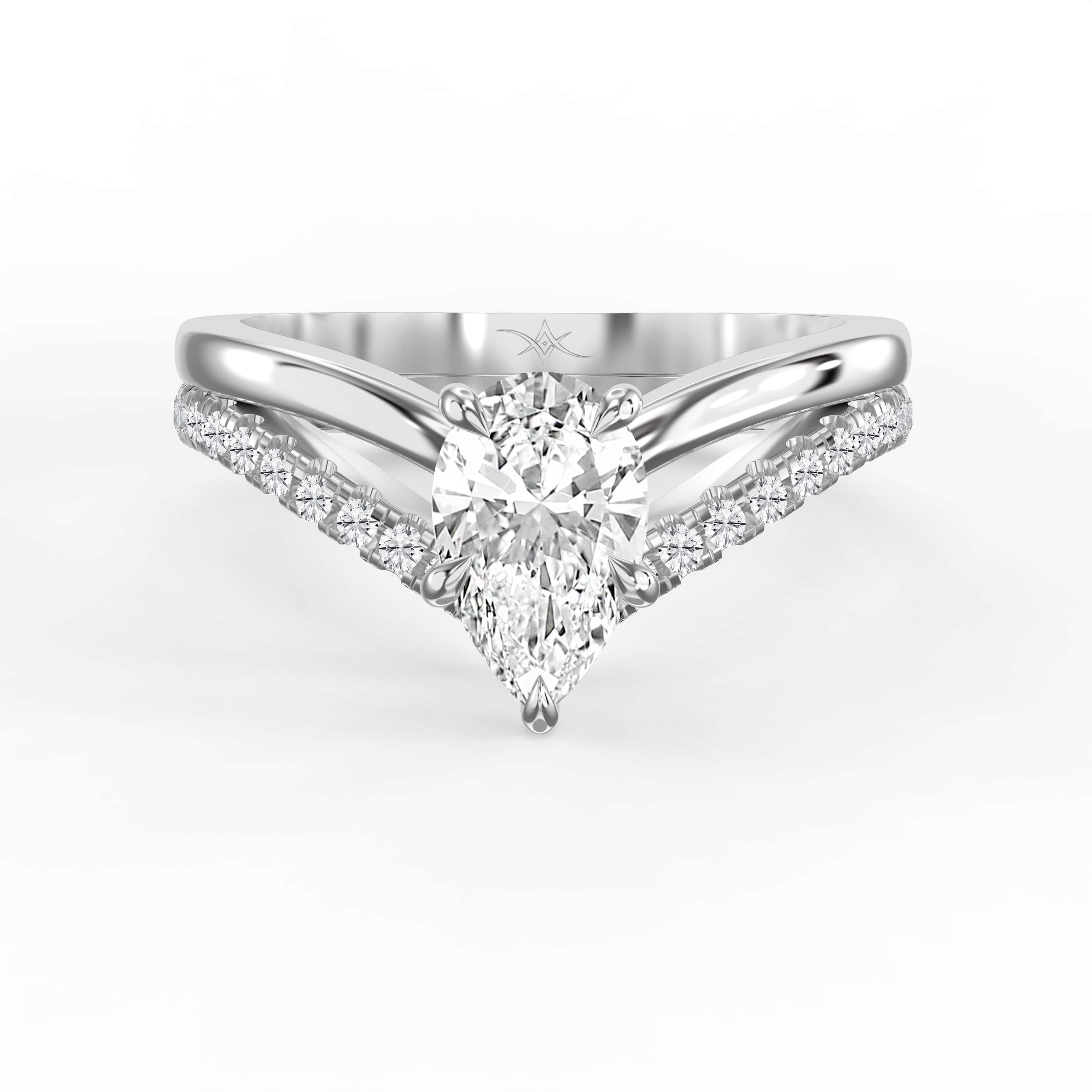 Master Stone Pear Shape Ring with Round Side Diamonds