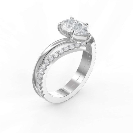 Master Stone Pear Shape Ring with Round Side Diamonds