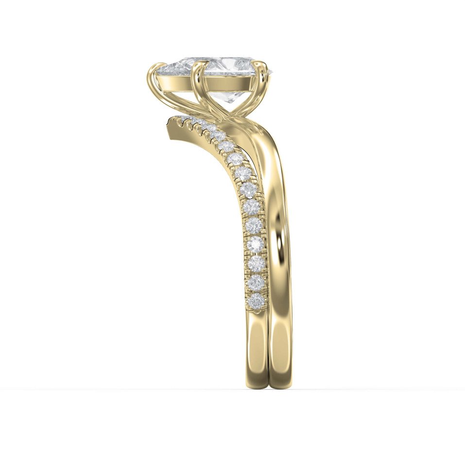 Master Stone Pear Shape Ring with Round Side Diamonds