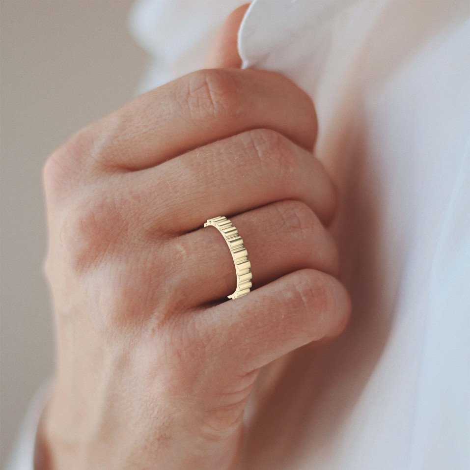 Fluted Wedding Band for Him – Solid Gold for Men