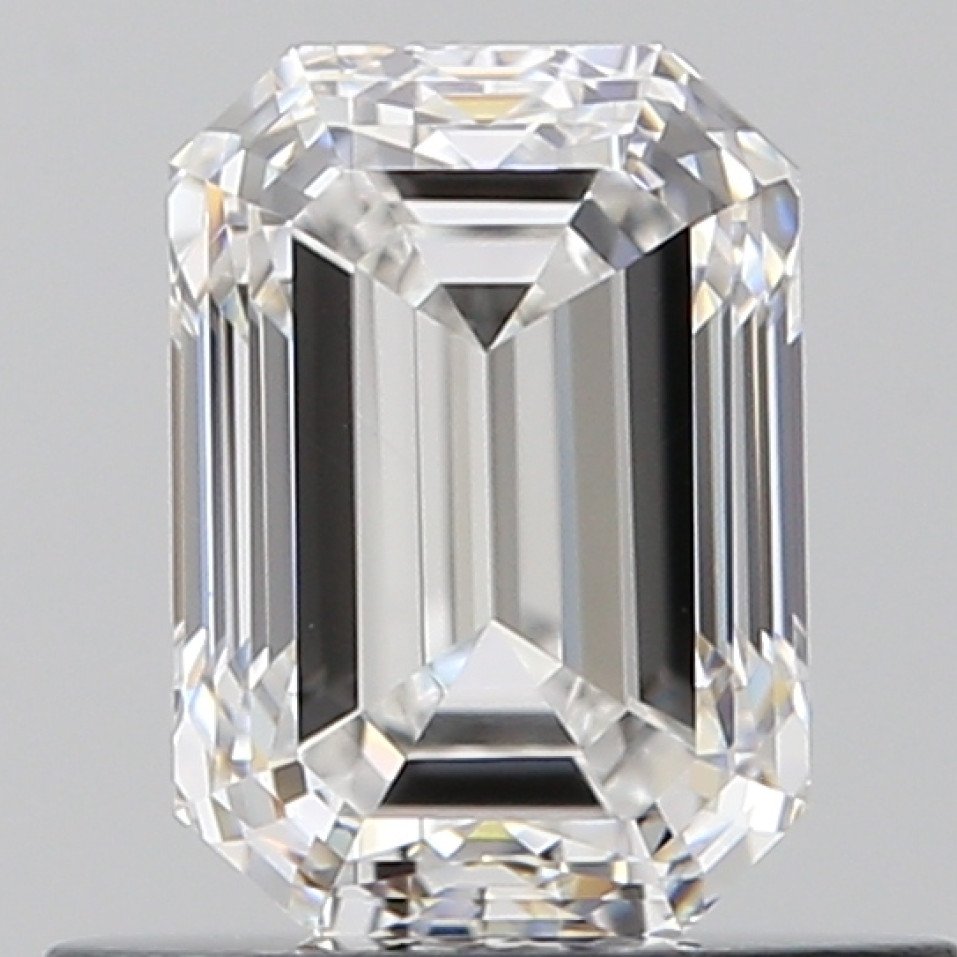 0.7 Carat Emerald Diamond