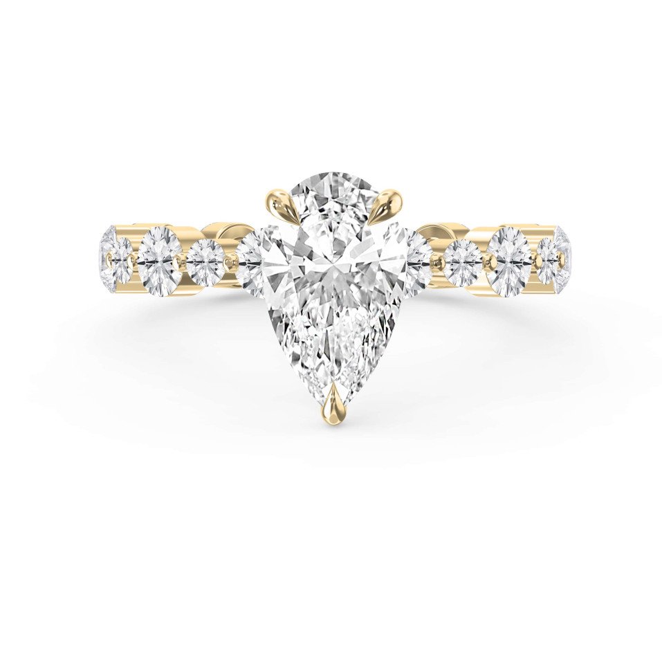 3-Rong Pear-Shaped Brilliant Cut Diamond Ring with Side Stones