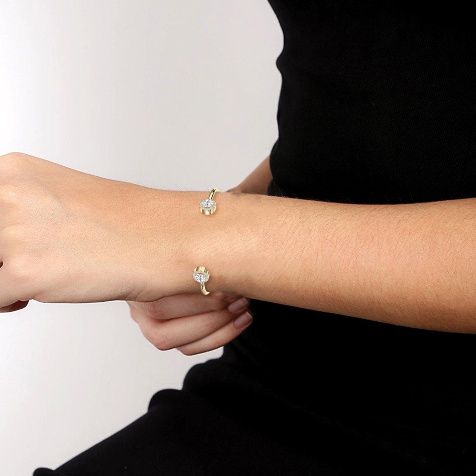 Elegant Open Cuff Bracelet with Round Halo Diamonds – Lab-Grown Diamond